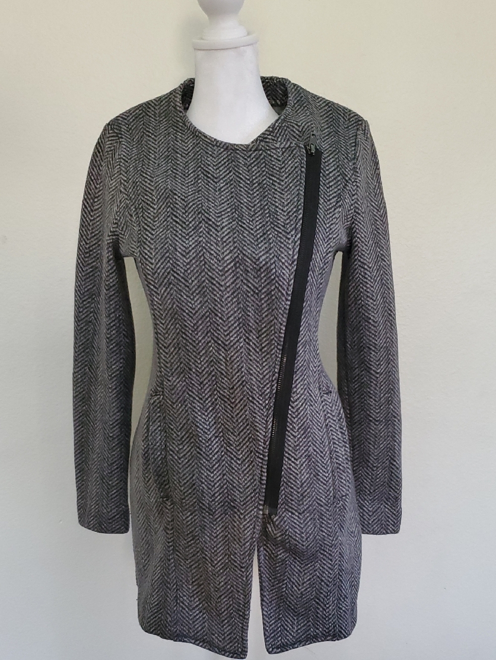 Banana Republic Gray Knit Sweater Top